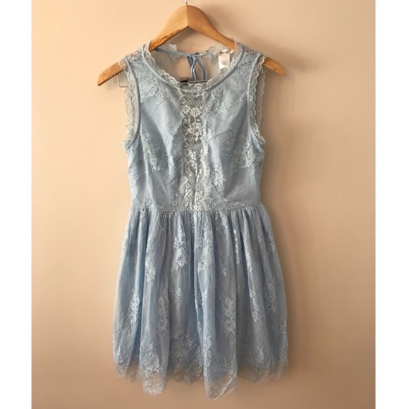 Pale blue lace dress - Picture 1 of 3